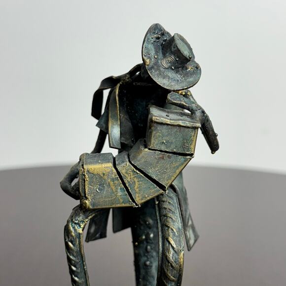 J829 - Vintage M. Grum Brass Figure Playing An Accordian - Picture 9 of 16